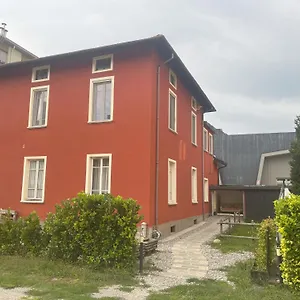 Bed and breakfast Red House